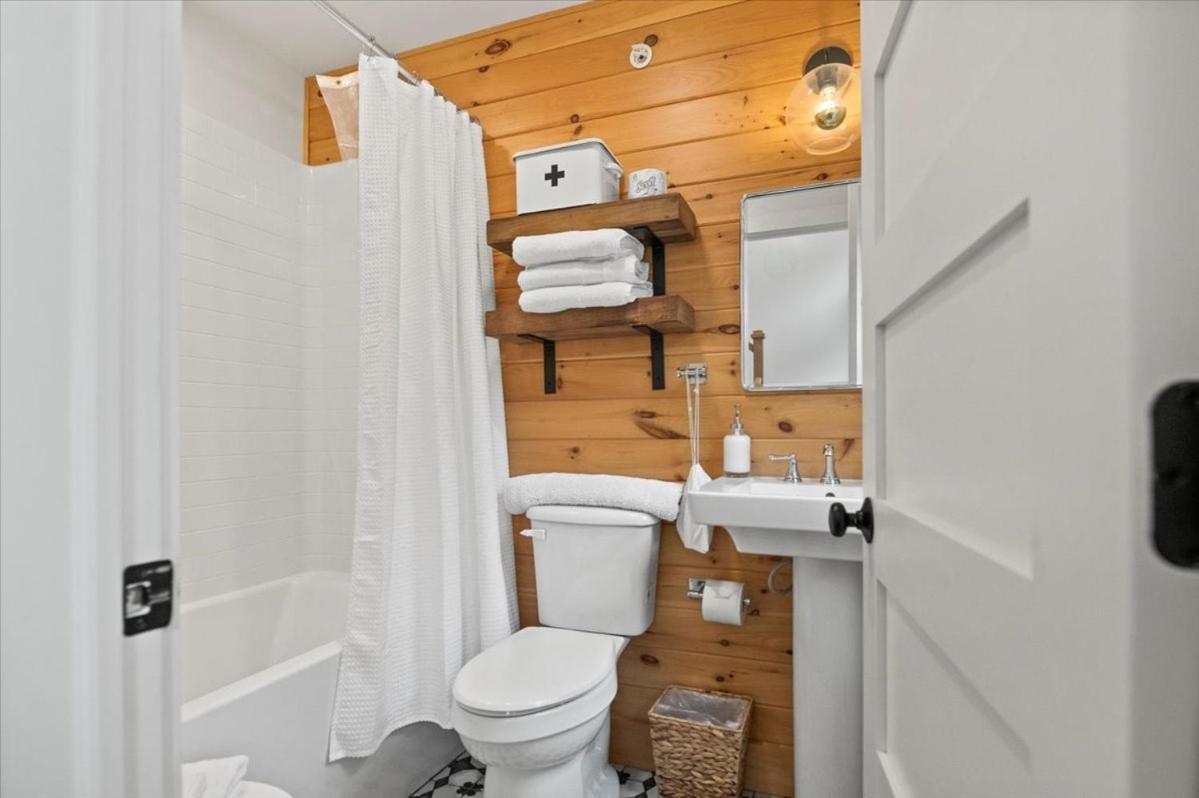 Lakeside Lodging レイク・ジョージ エクステリア 写真